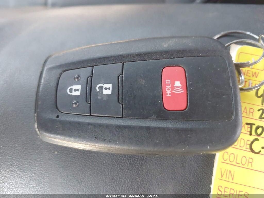 NMTKHMBX6KR088280 2019 TOYOTA C-HR photo no. 11