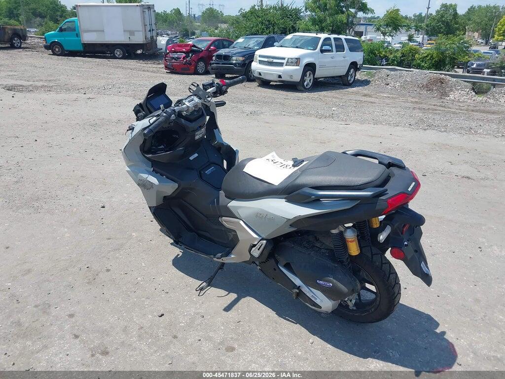 MLHKF5456T5201268 2026 HONDA ADV160 photo no. 3