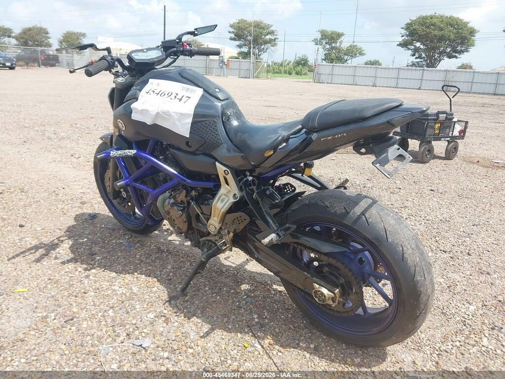 JYARM06E9FA000916 2015 YAMAHA FZ07 photo no. 3