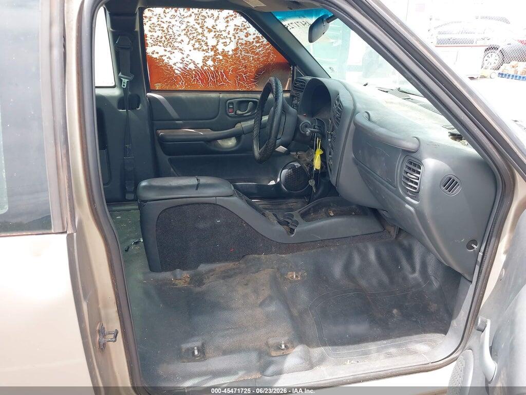 1GCCS19W528113242 2002 CHEVROLET S-10 photo no. 5