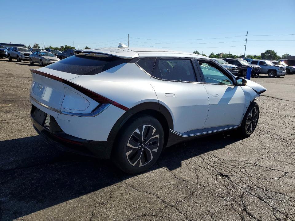 2024 KIA EV6 WIND — Фото 3 из 12