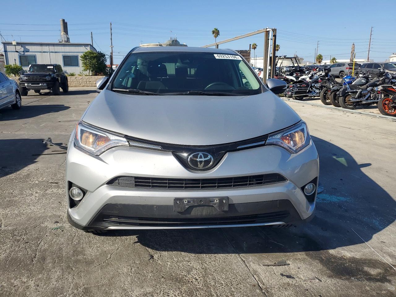 2018 TOYOTA RAV4 XLE — Фото 5 из 12