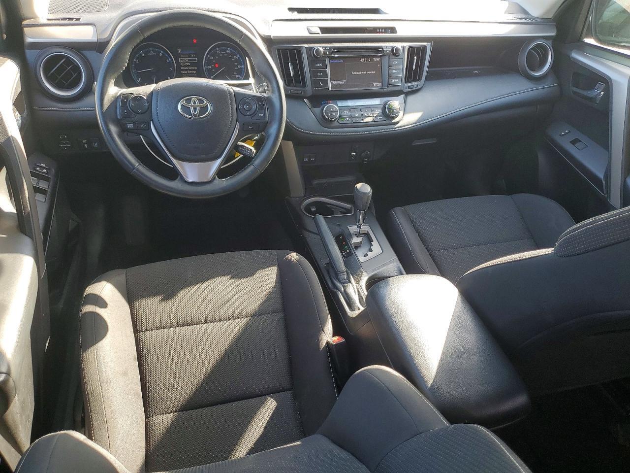 2018 TOYOTA RAV4 XLE — Фото 8 из 12