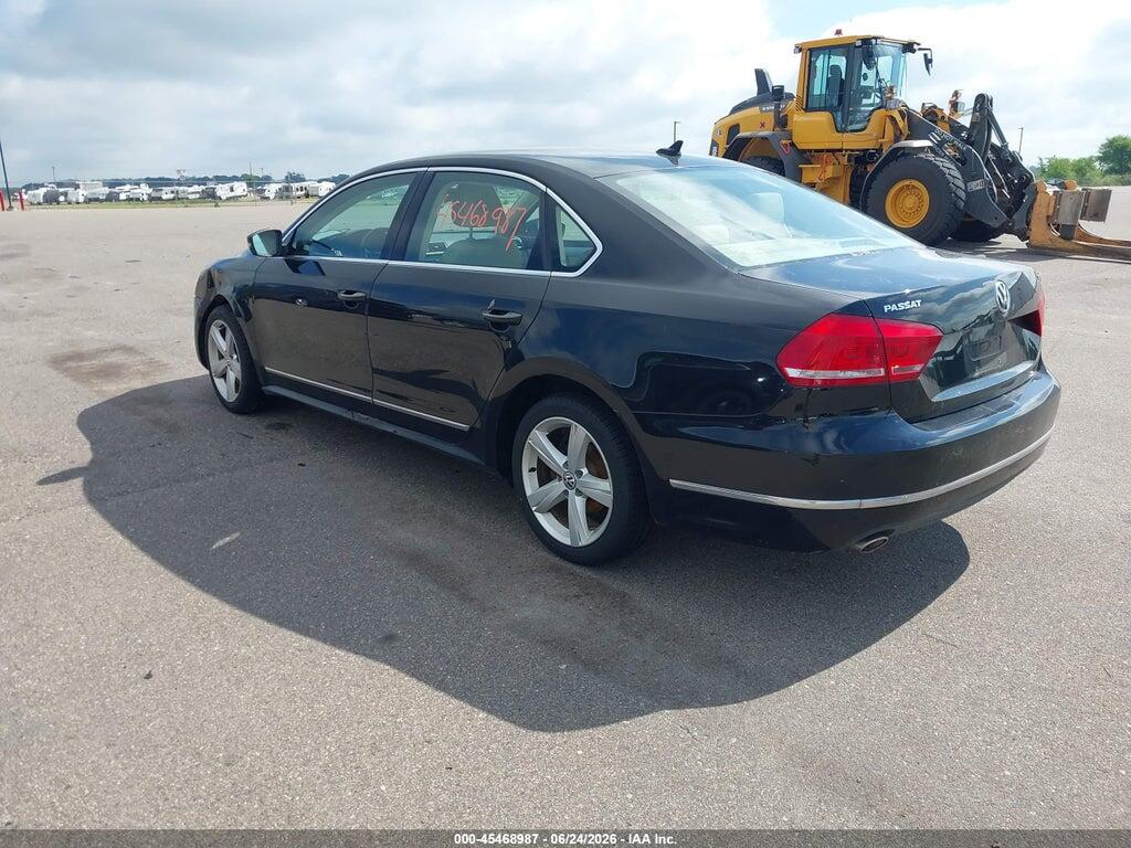 1VWBN7A3XDC119736 2013 VOLKSWAGEN PASSAT photo no. 3
