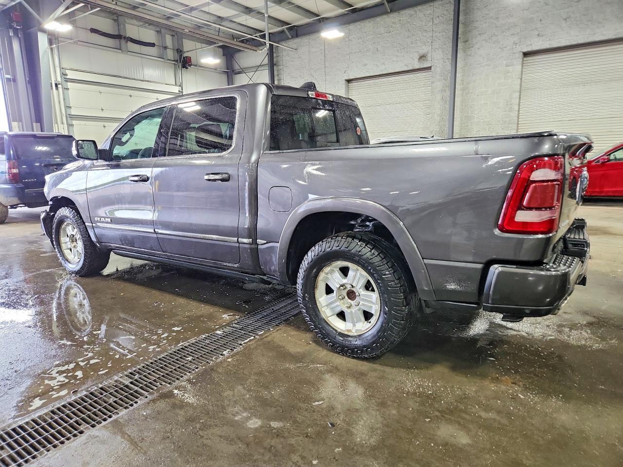 2019 RAM 1500 LIMITED — Фото 2 из 13