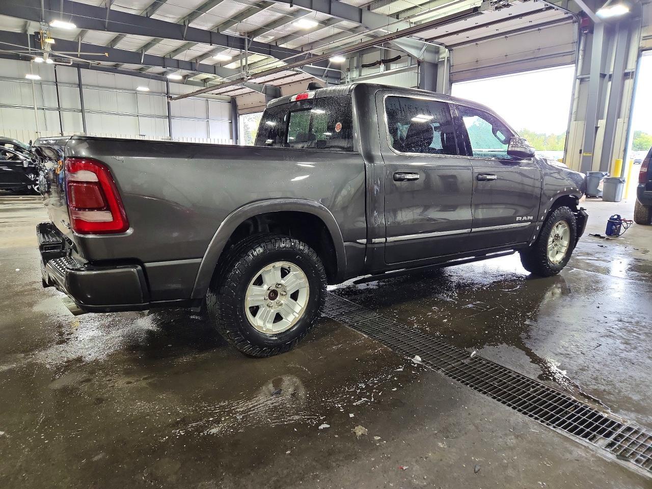 2019 RAM 1500 LIMITED — Фото 3 из 13