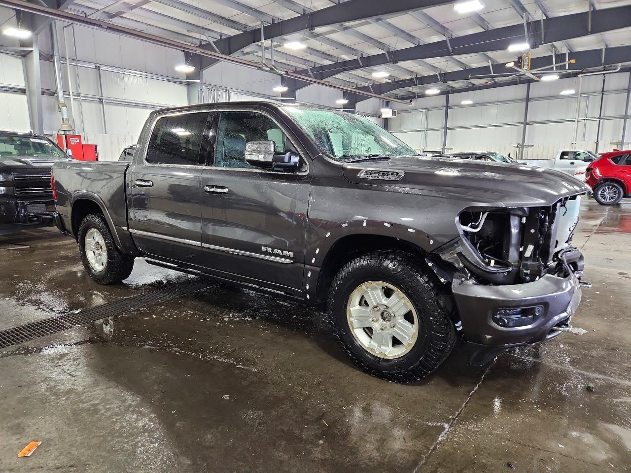 2019 RAM 1500 LIMITED — Фото 4 из 13