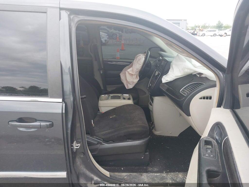 2A4RR5DG0BR637359 2011 CHRYSLER TOWN & COUNTRY photo no. 5