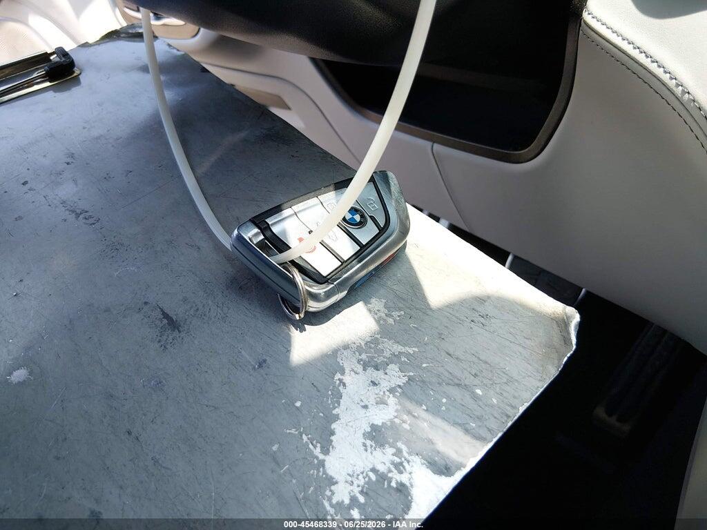 WBS83CH05PCN44088 2023 BMW M5 photo no. 11