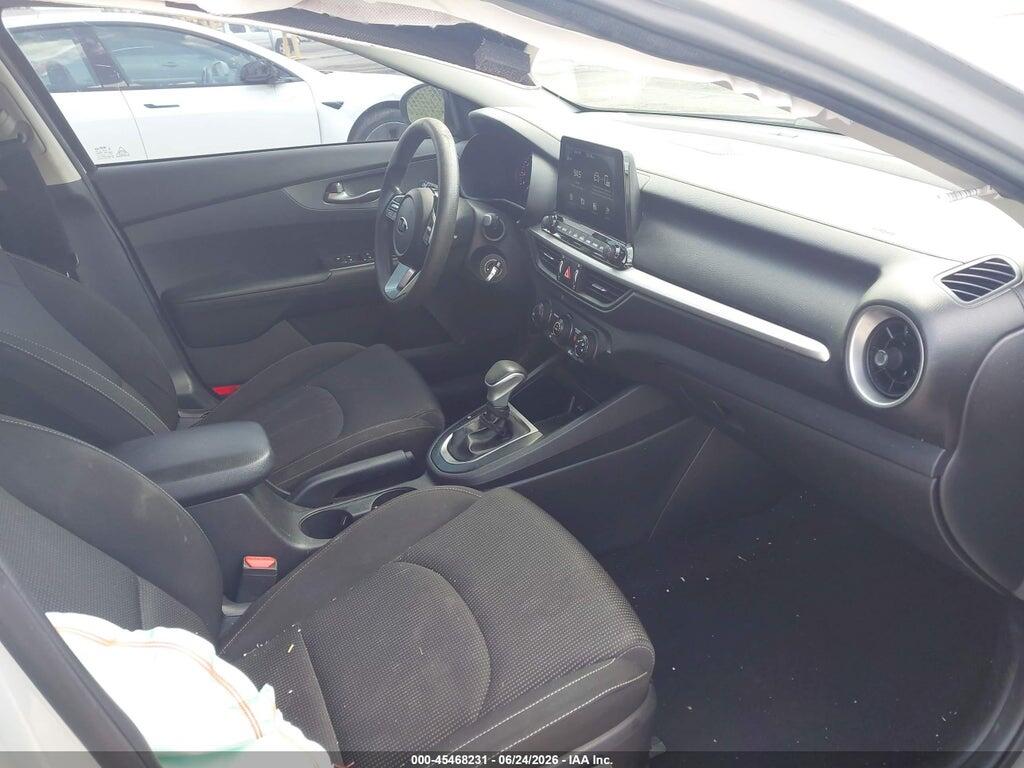 3KPF24AD8ME291843 2021 KIA FORTE photo no. 5