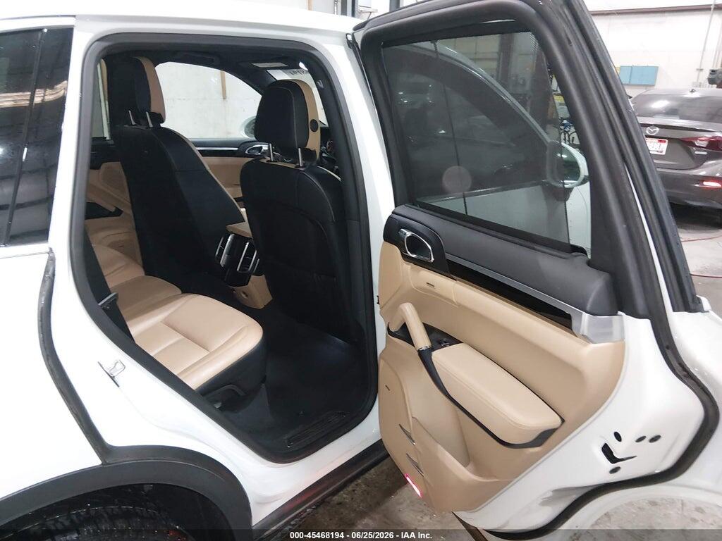 WP1AA2A24GLA06579 2016 PORSCHE CAYENNE photo no. 8