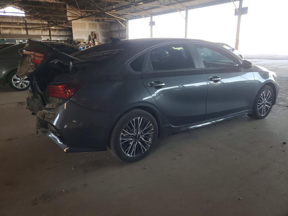 2024 KIA FORTE GT LINE — Фото 3 из 12