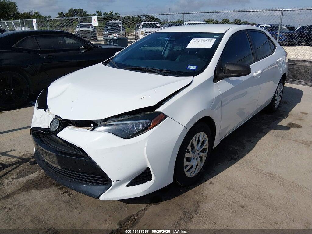 5YFBURHE4HP709078 2017 TOYOTA COROLLA photo no. 2