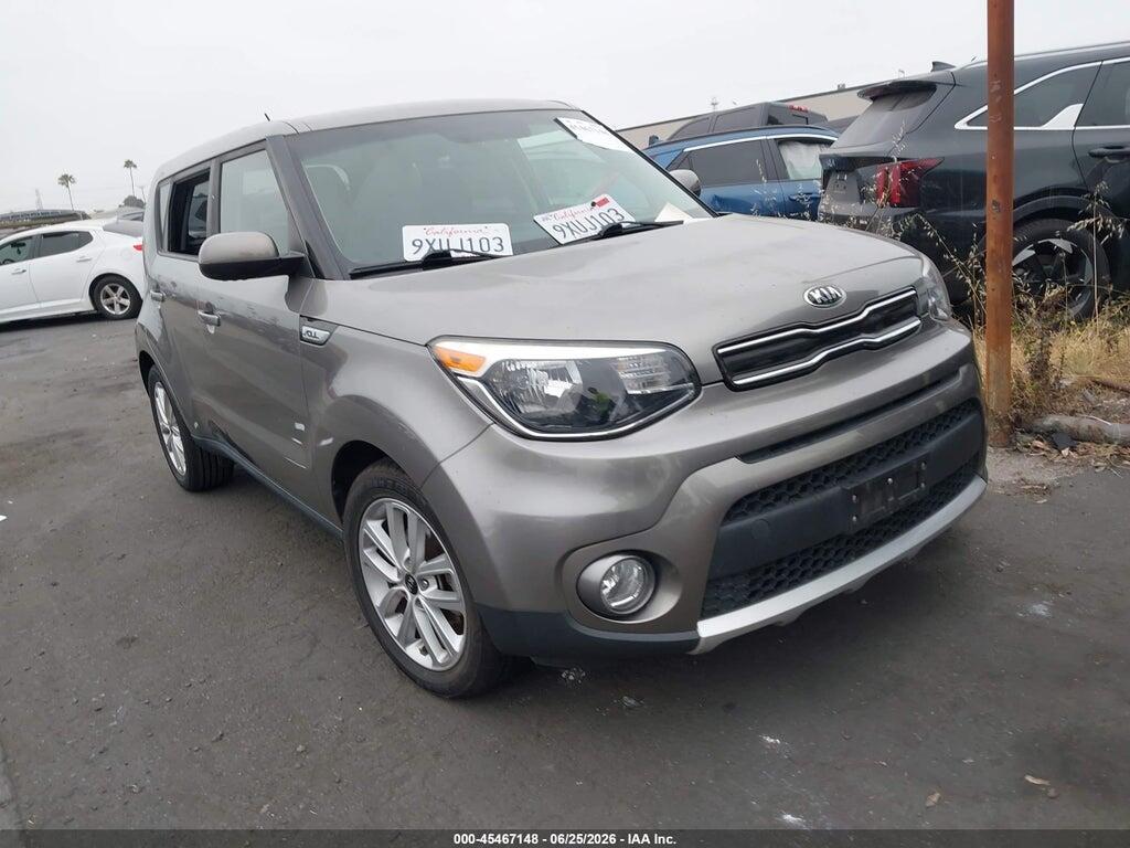 KNDJP3A55J7527715 2018 KIA SOUL photo no. 1