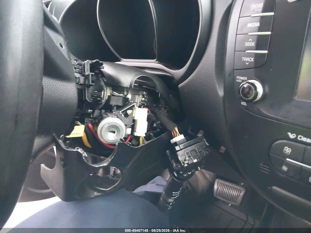 KNDJP3A55J7527715 2018 KIA SOUL photo no. 11