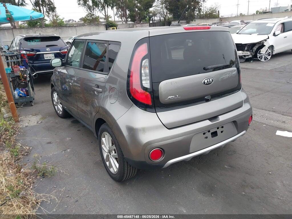 KNDJP3A55J7527715 2018 KIA SOUL photo no. 3