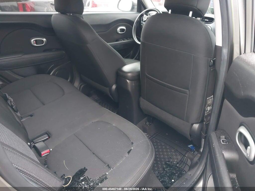 KNDJP3A55J7527715 2018 KIA SOUL photo no. 8