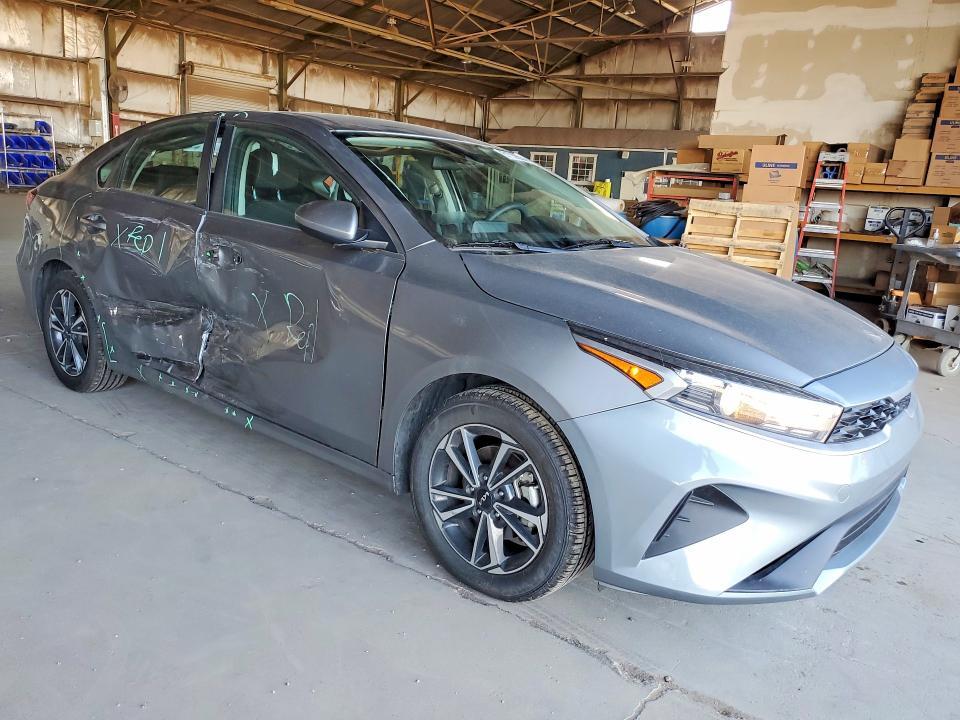 2024 KIA FORTE LXS — Фото 4 из 12