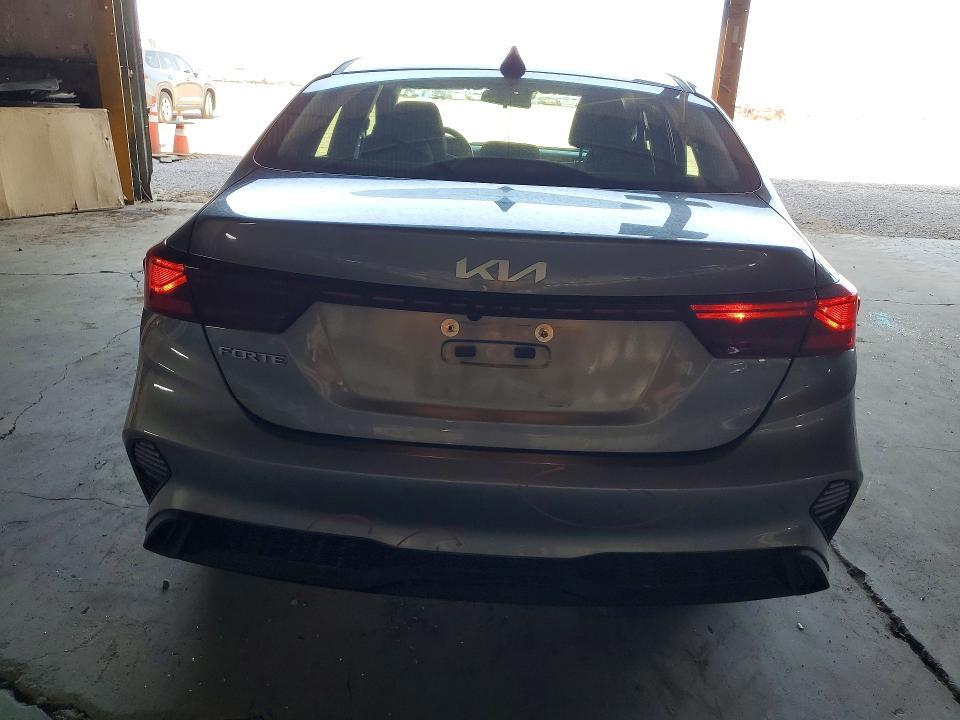 2024 KIA FORTE LXS — Фото 6 из 12