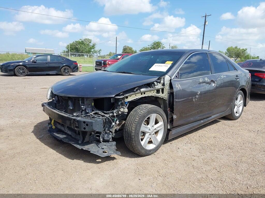 4T1BF1FK4EU388240 2014 TOYOTA CAMRY photo no. 2