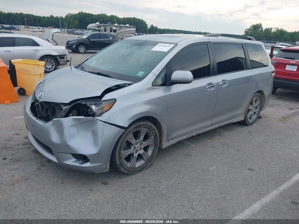 5TDXK3DC8DS328428 2013 TOYOTA SIENNA photo no. 2