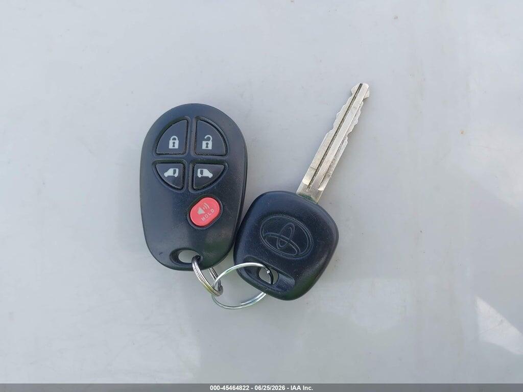 5TDKZ3DC3HS826905 2017 TOYOTA SIENNA photo no. 11