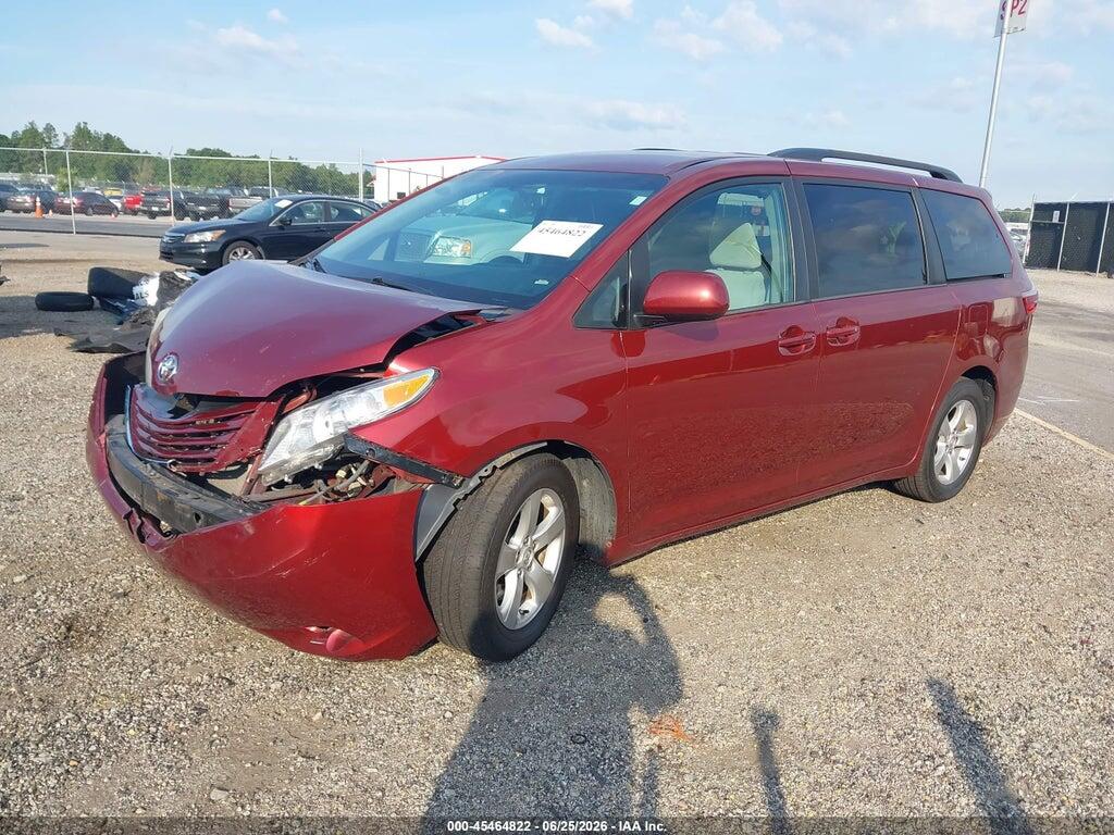 5TDKZ3DC3HS826905 2017 TOYOTA SIENNA photo no. 2