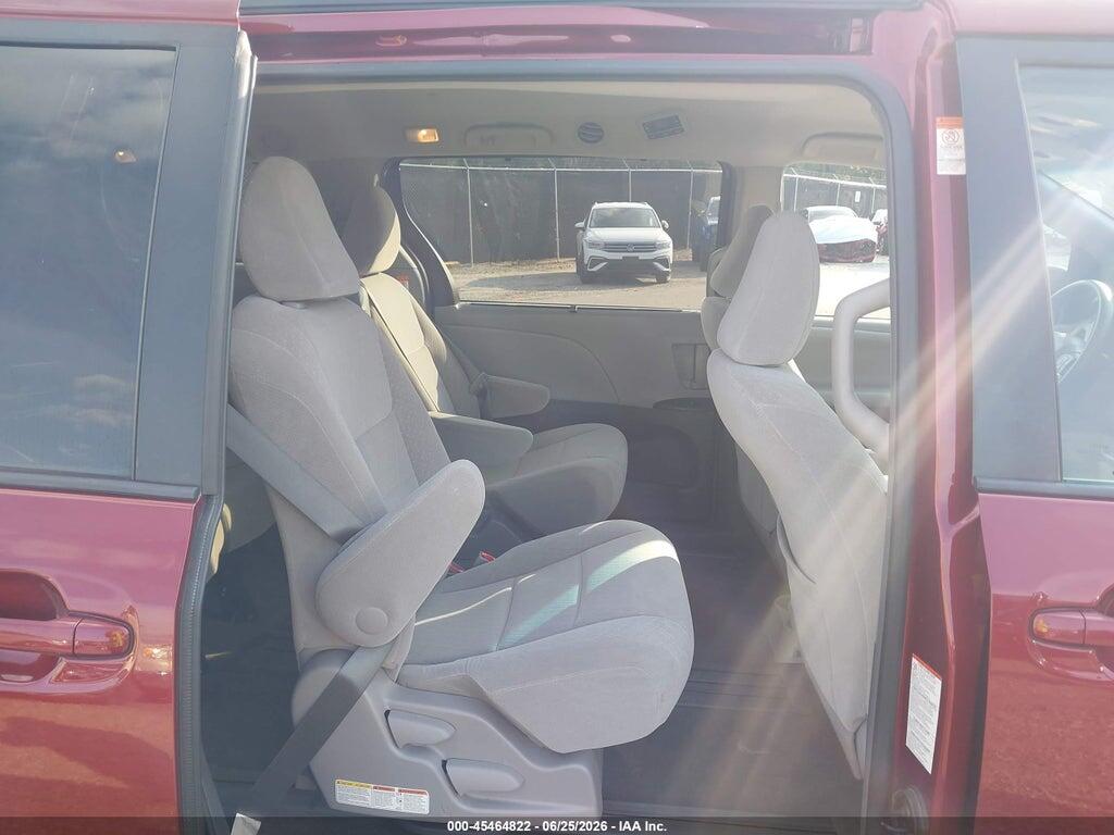 5TDKZ3DC3HS826905 2017 TOYOTA SIENNA photo no. 8