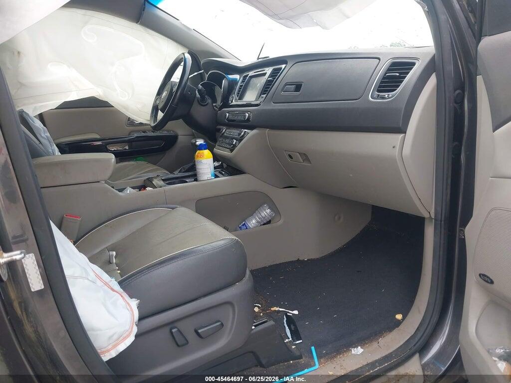 KNDMC5C14J6388827 2018 KIA SEDONA photo no. 5