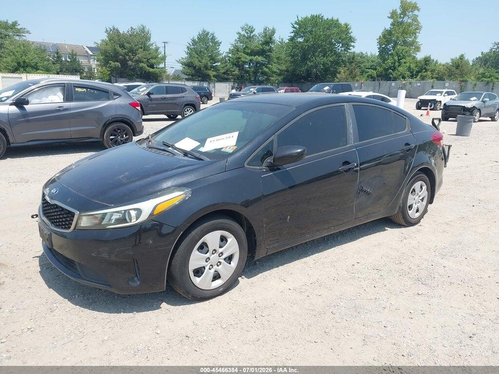 3KPFK4A70HE105955 2017 KIA FORTE photo no. 2