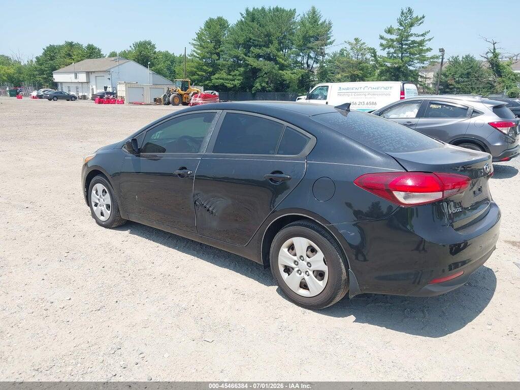 3KPFK4A70HE105955 2017 KIA FORTE photo no. 3
