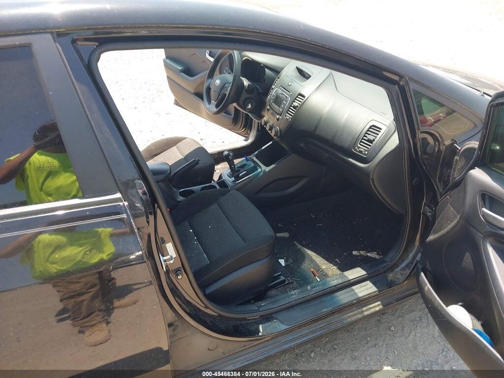 3KPFK4A70HE105955 2017 KIA FORTE photo no. 5