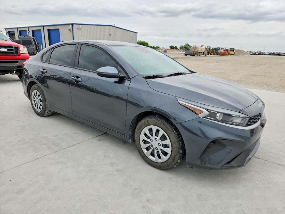 2024 KIA FORTE LX — Фото 4 из 12