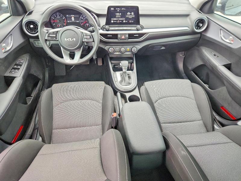 2024 KIA FORTE LX — Фото 8 из 12