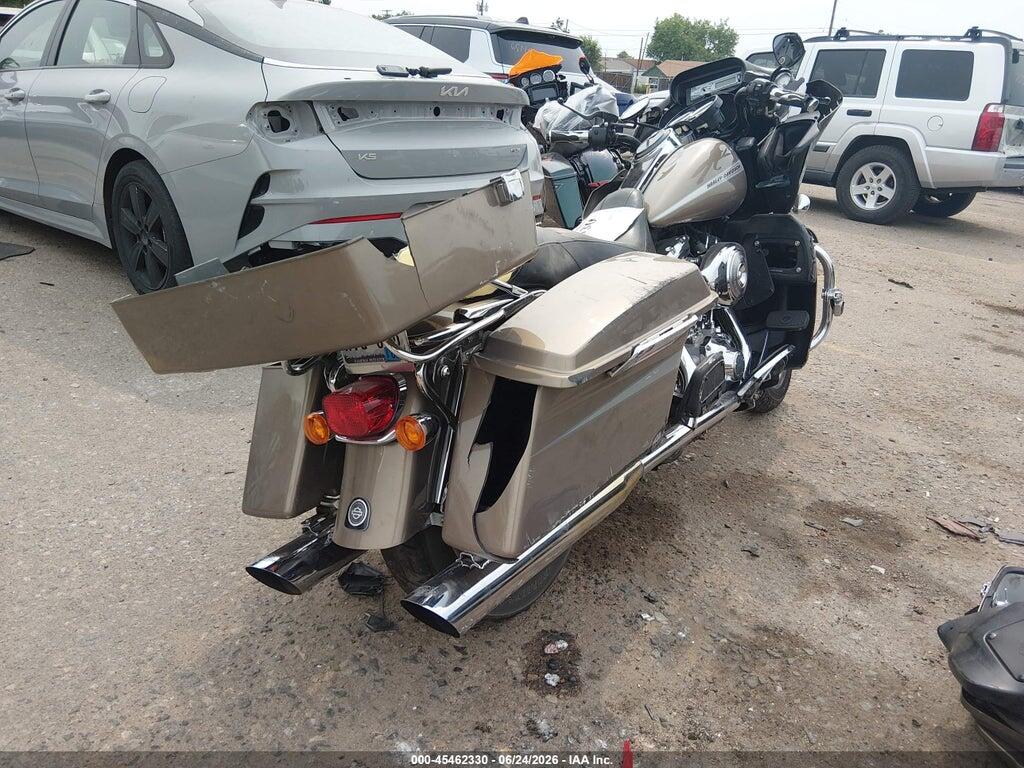 1HD1FSW144Y616062 2004 HARLEY-DAVIDSON FLTRI photo no. 4