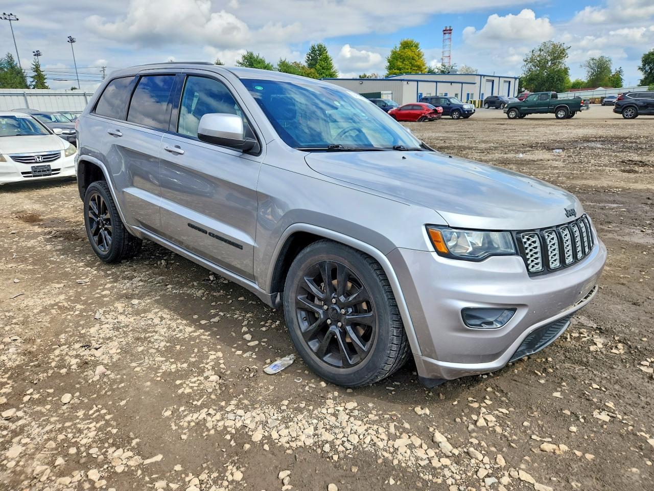 2017 JEEP GRAND CHEROKEE LAREDO — Фото 4 из 13