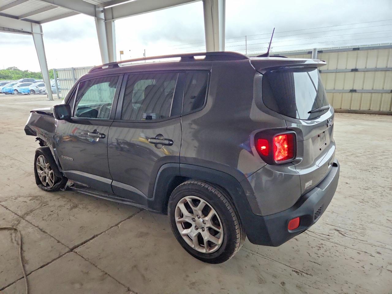 2018 JEEP RENEGADE LATITUDE — Фото 2 из 13