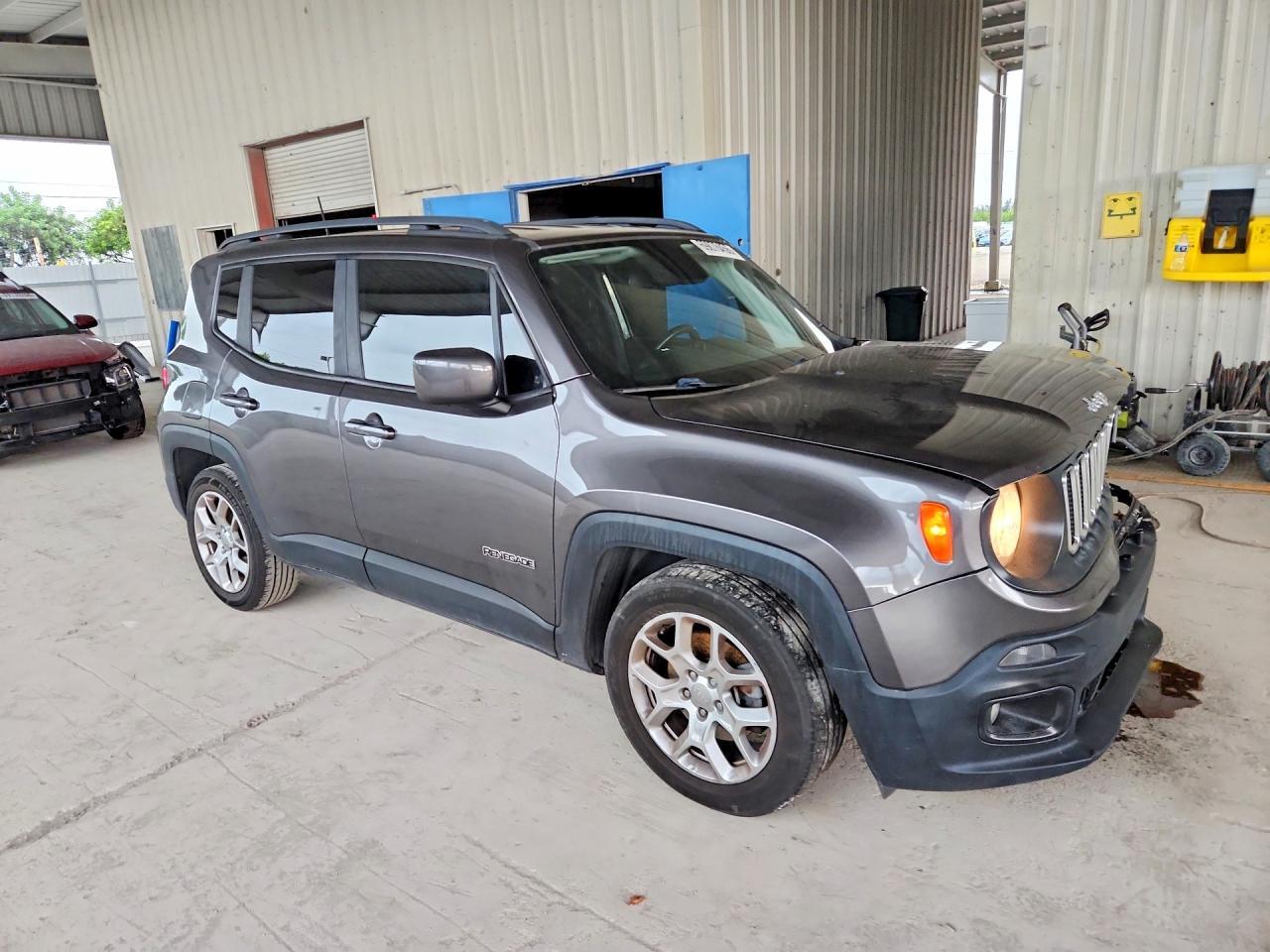 2018 JEEP RENEGADE LATITUDE — Фото 4 из 13