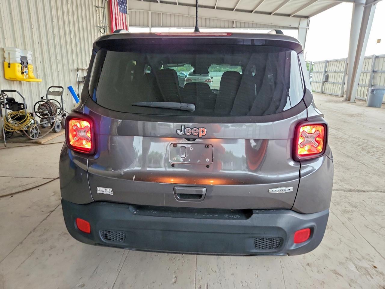 2018 JEEP RENEGADE LATITUDE — Фото 6 из 13