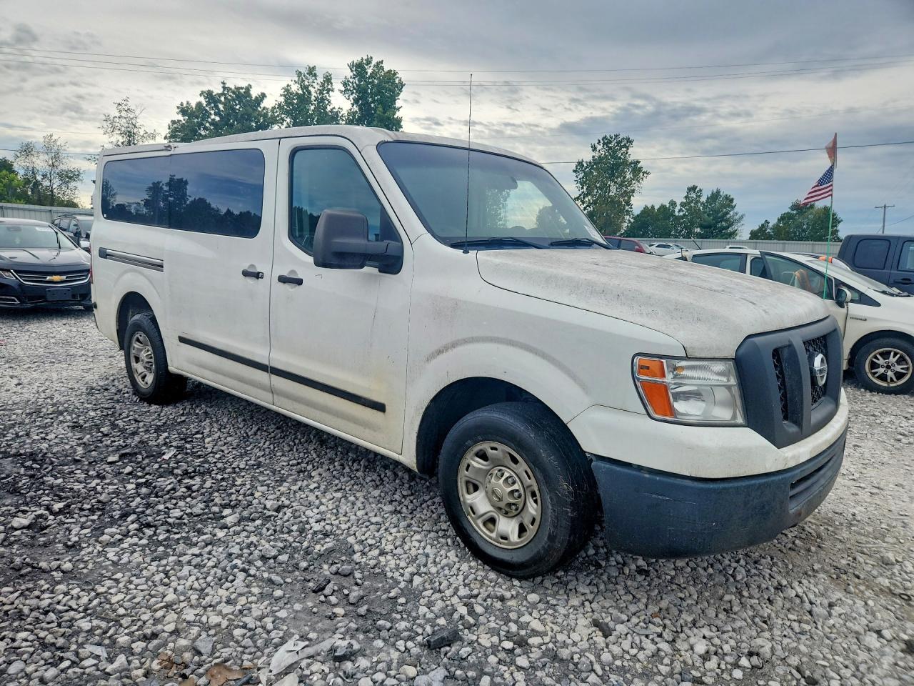 2013 NISSAN NV 3500 HD S — Фото 4 из 13