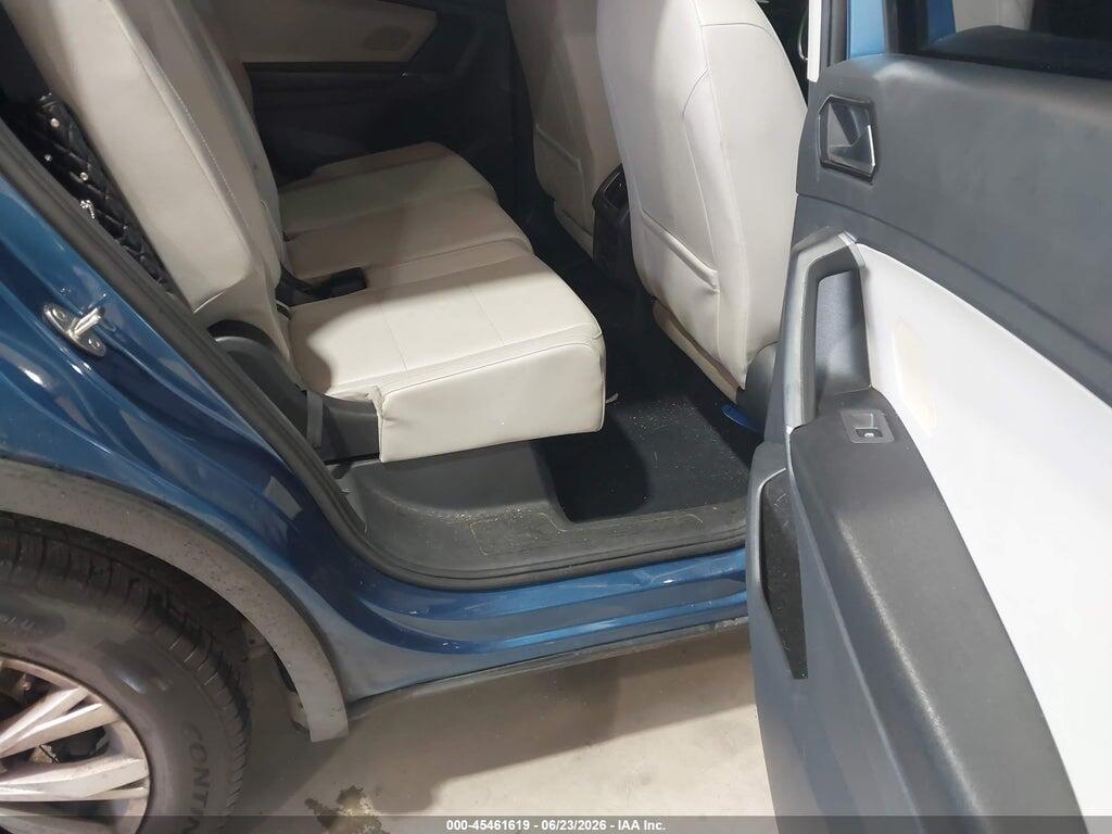 3VV3B7AX6JM050462 2018 VOLKSWAGEN TIGUAN photo no. 8