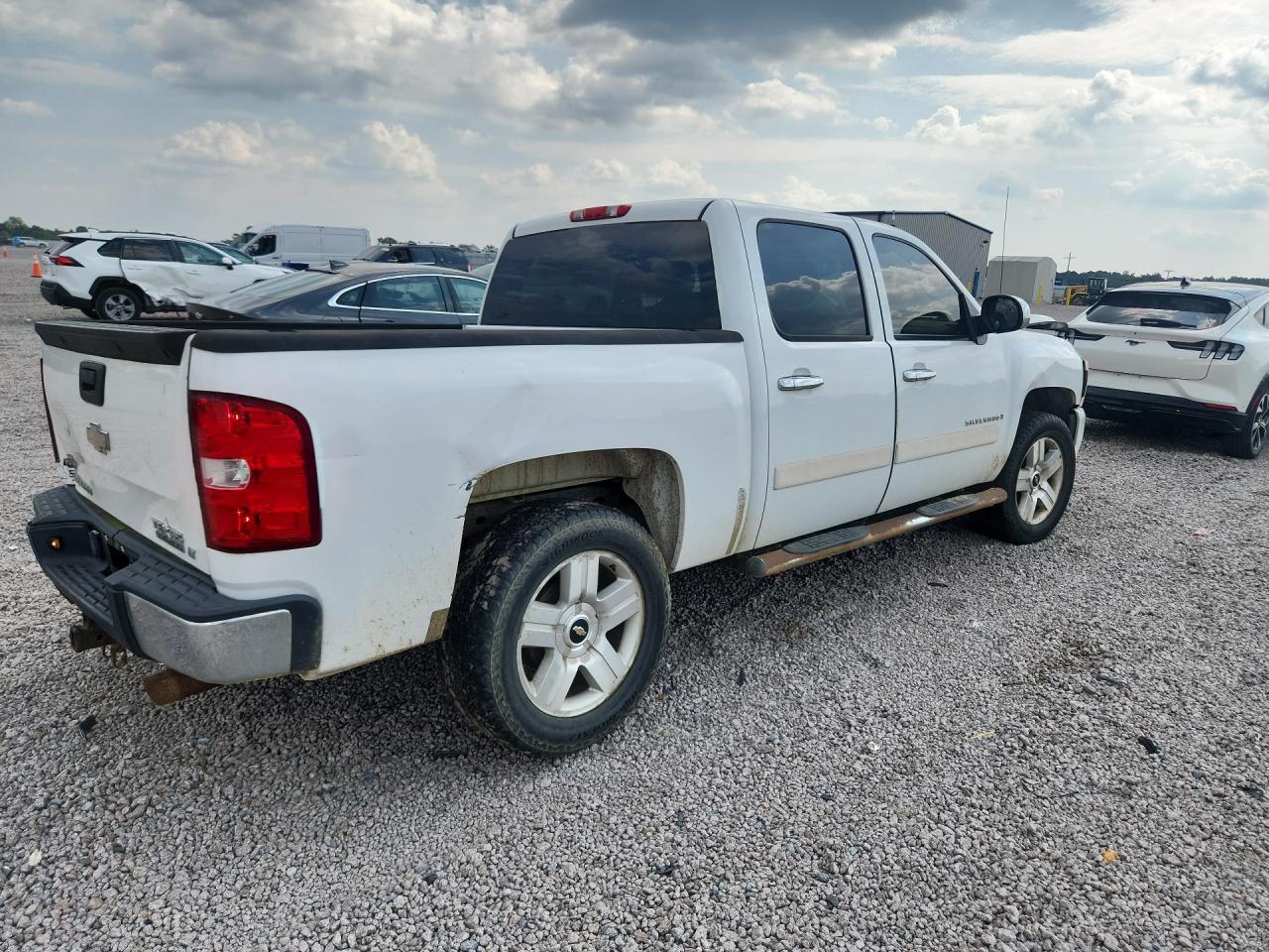2008 CHEVROLET SILVERADO C1500 — Фото 3 из 12