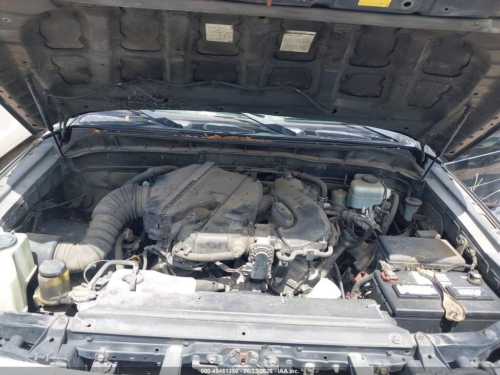 JTEBU11F470014575 2007 TOYOTA FJ CRUISER photo no. 10