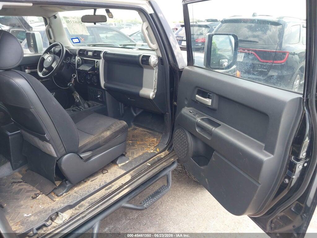 JTEBU11F470014575 2007 TOYOTA FJ CRUISER photo no. 5