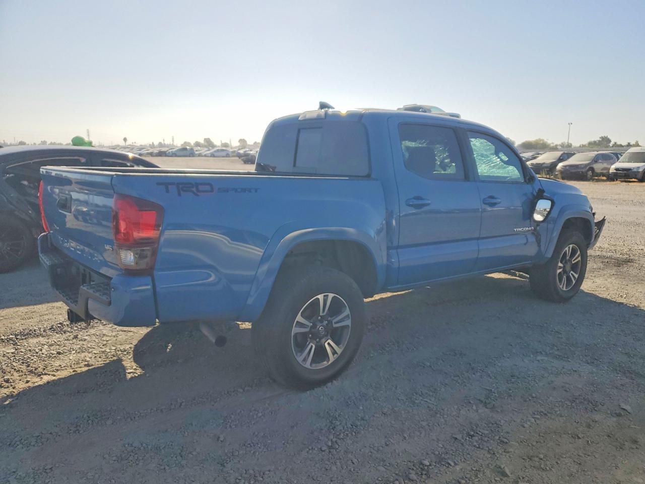 2019 TOYOTA TACOMA TRD SPORT — Фото 3 из 12