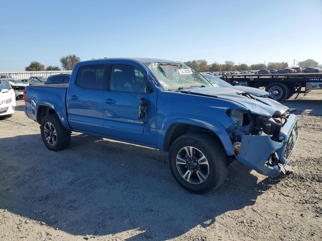 2019 TOYOTA TACOMA TRD SPORT — Фото 4 из 12