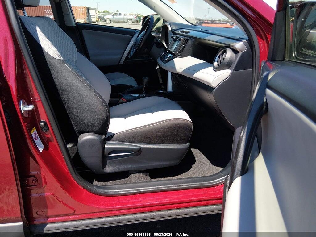JTMRFREV5JD233719 2018 TOYOTA RAV4 photo no. 5