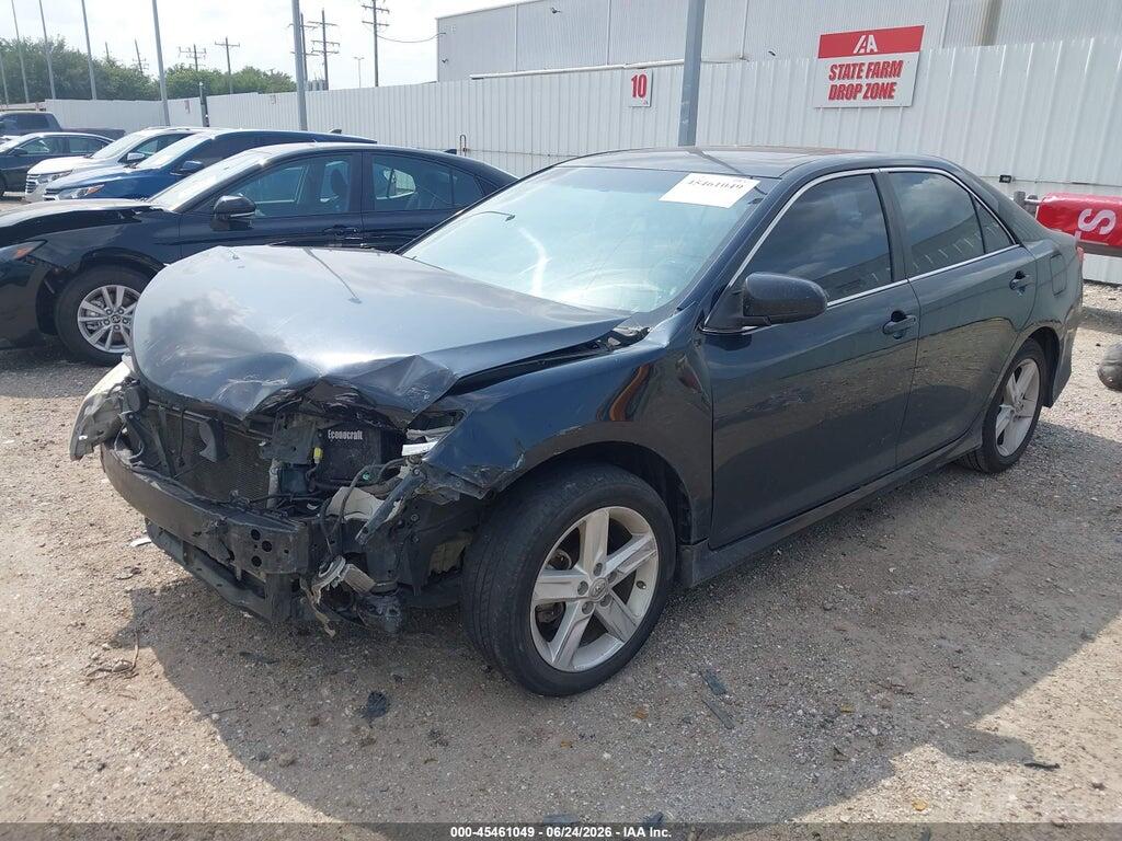 4T1BF1FK3EU848682 2014 TOYOTA CAMRY photo no. 2