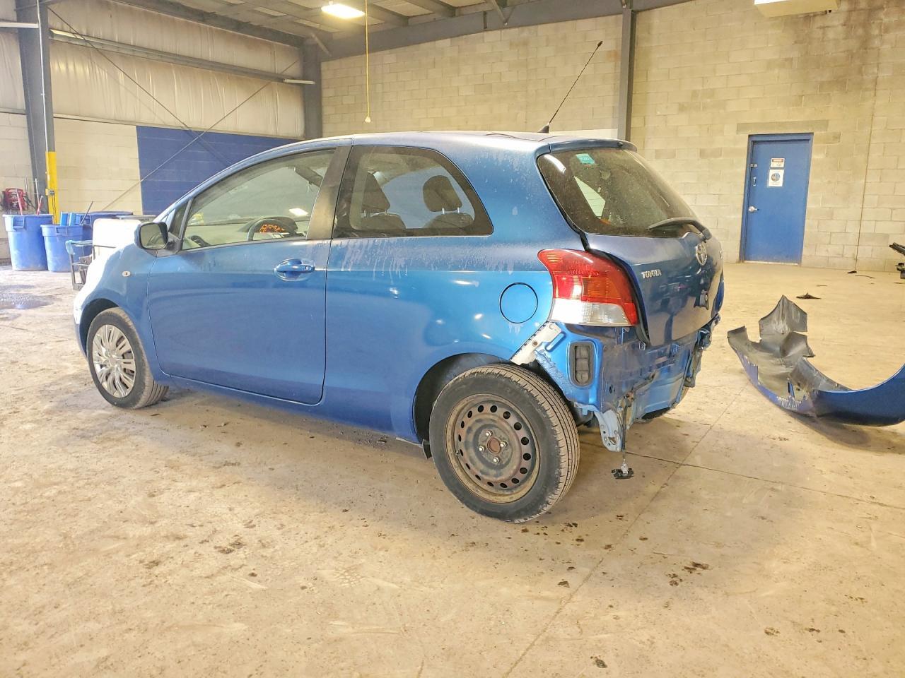 2010 TOYOTA YARIS BASE — Фото 2 из 13