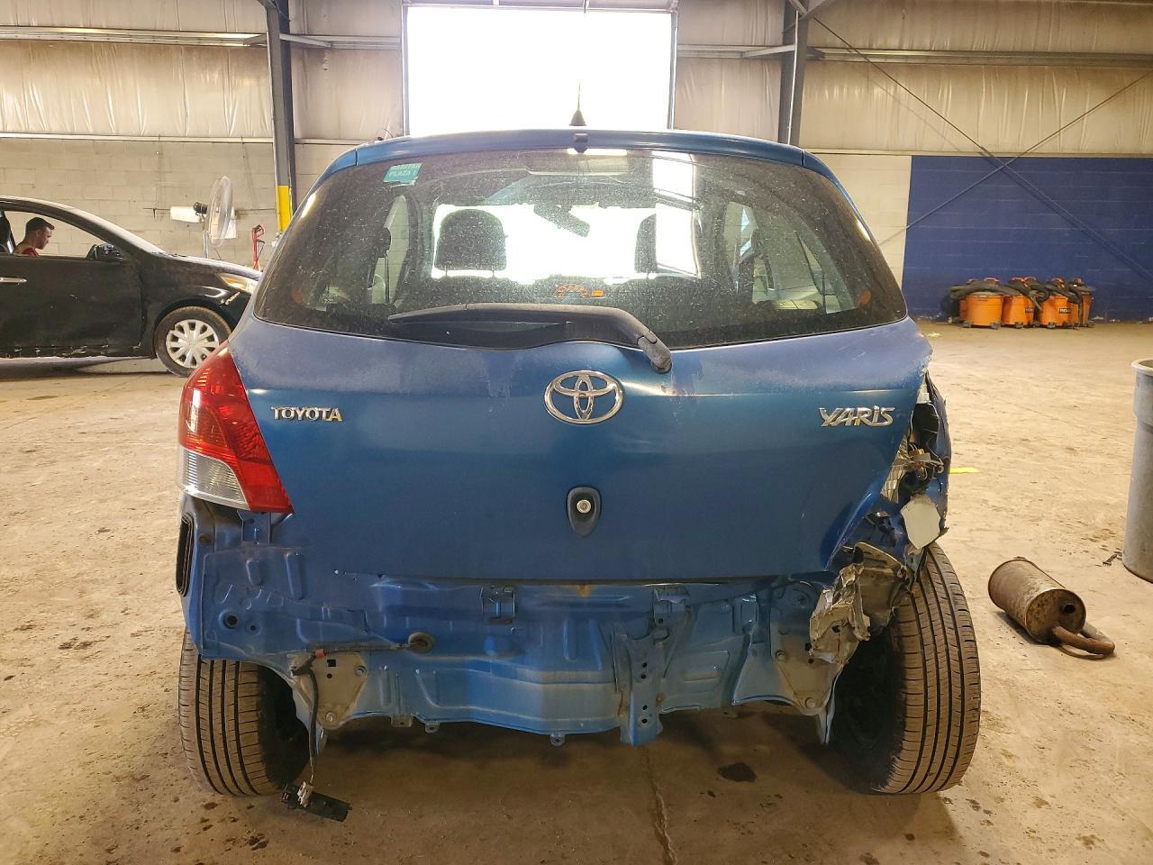2010 TOYOTA YARIS BASE — Фото 6 из 13